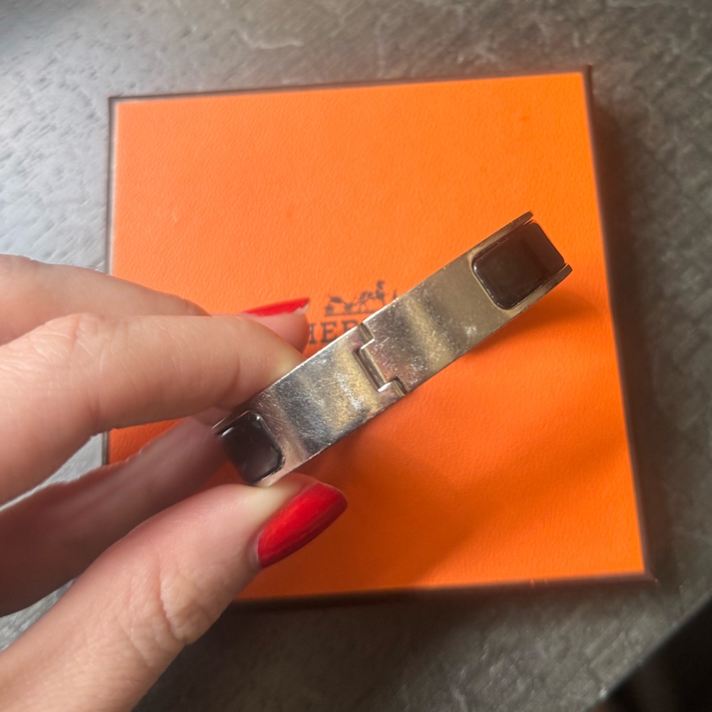 Hermès Enamel H Bracelet with Silver and Black Hardware - Picture 4 of 5